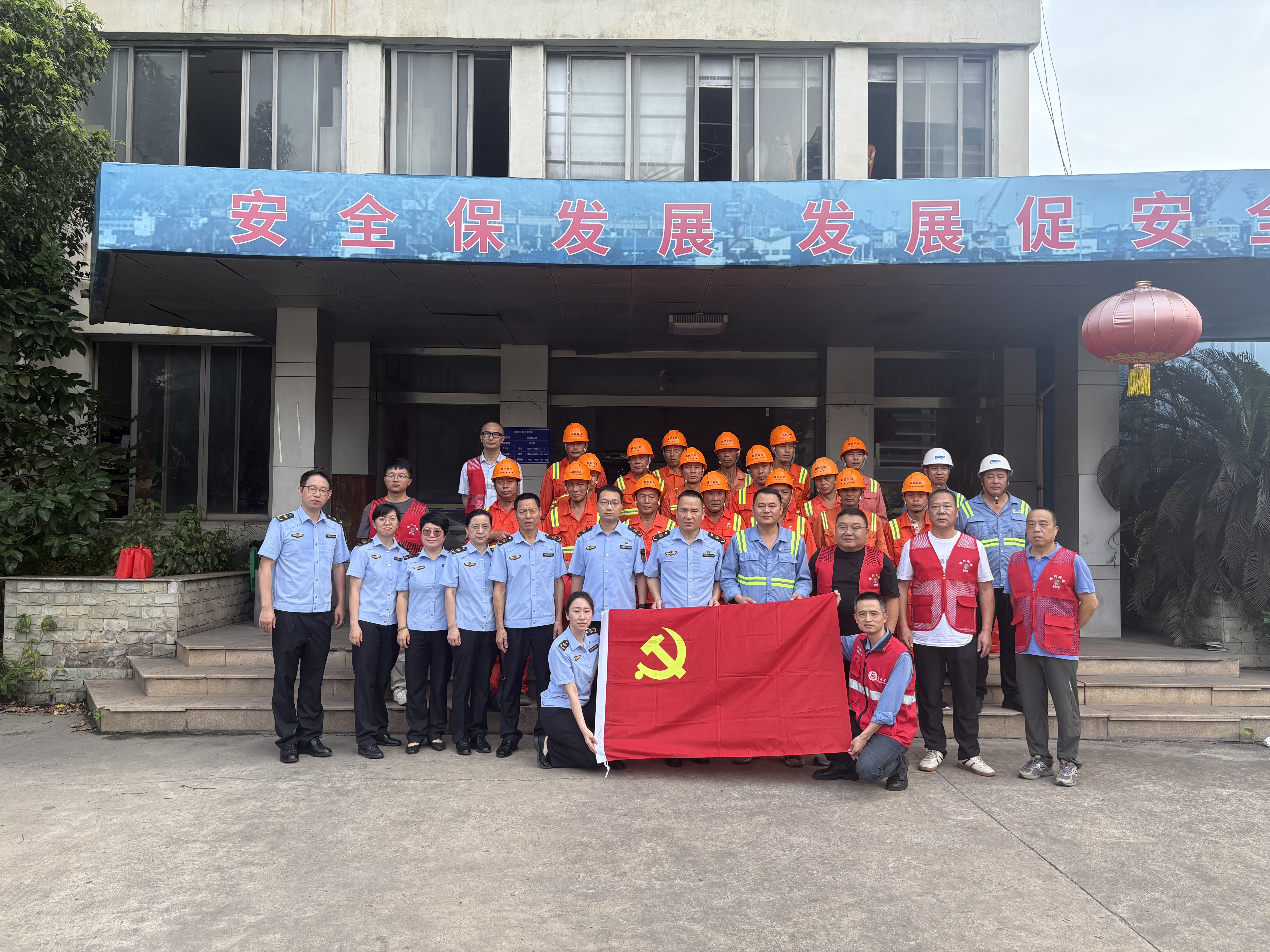 “温心咖车”驶入龙湾港区 港航共建为一线送清凉