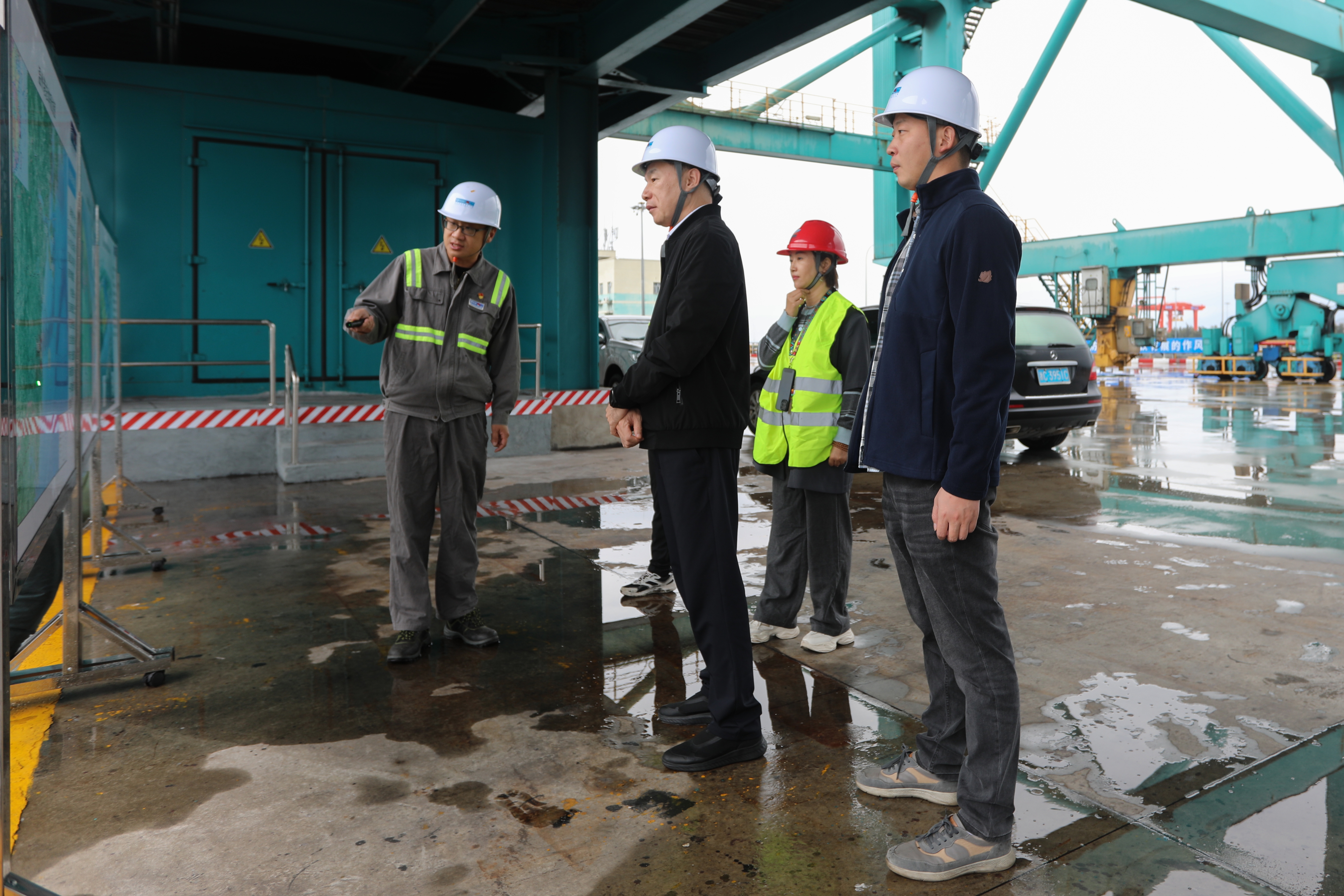 浙能燃料集团总经理夏守慧一行赴乐清湾公司开展业务调研